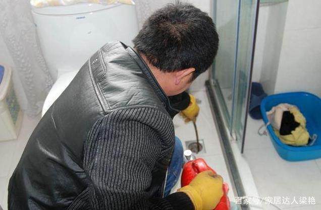 地漏反味生活妙招_卫生间地漏反味怎么办_潜水艇地漏反味