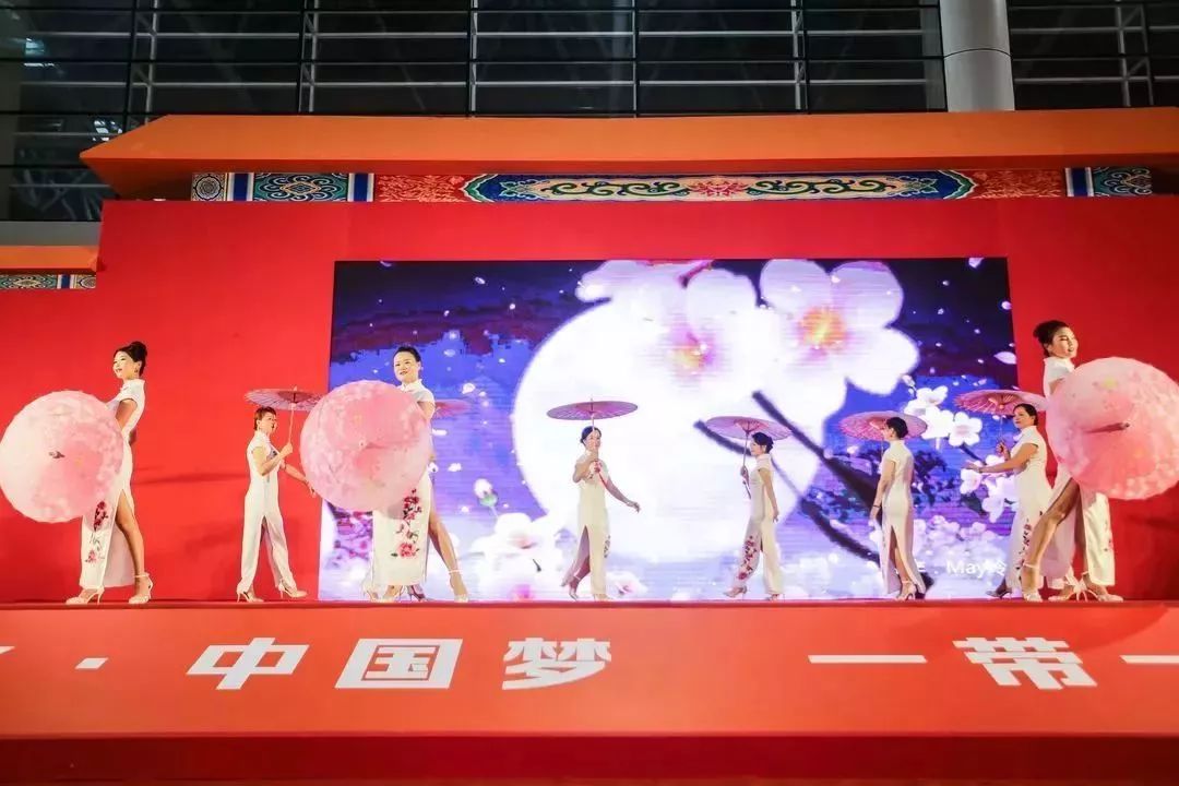 2004北京国际旅游博览会承办单位_玩博会2015 承办_淄博国际陶瓷博览会人体彩会日志