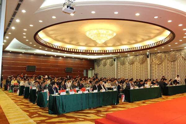 职工运动会开幕主持词_展会开幕词_小学艺术节开幕主持词